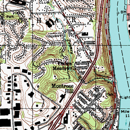 Topographic Map of Crown Meadows, PA