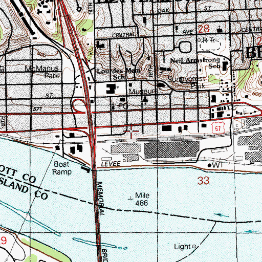 Topographic Map of Bettendorf City Hall, IA