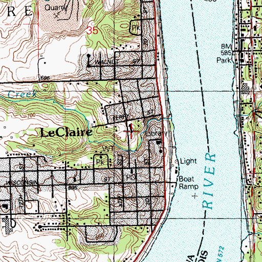 Topographic Map of Le Claire City Hall, IA