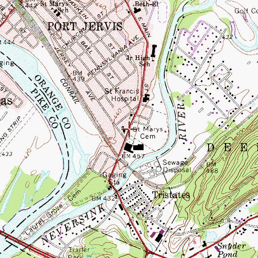 Topographic Map of East Main Street Public School (historical), NY