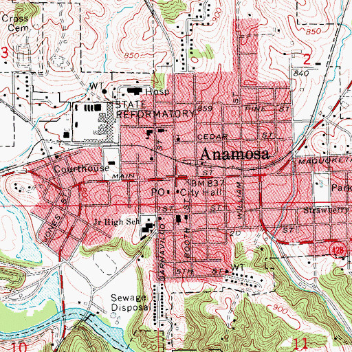 Topographic Map of Anamosa, IA