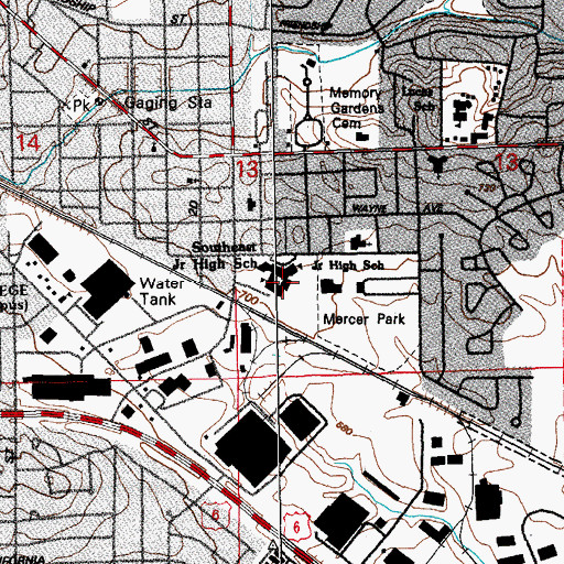Topographic Map of Southeast Junior High School, IA