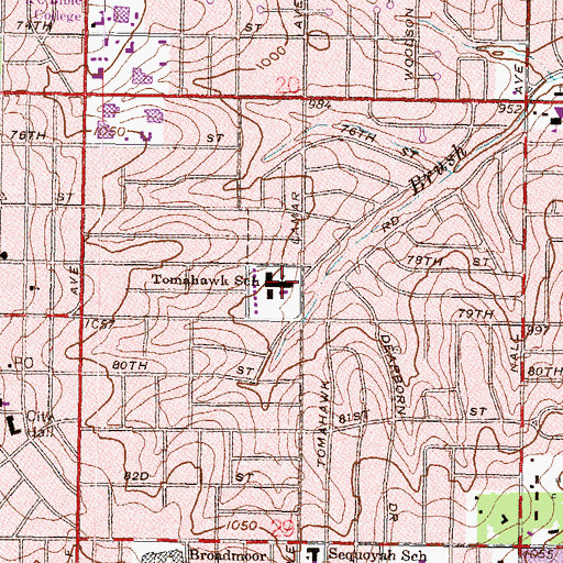 Topographic Map of Tomahawk Elementary School, KS