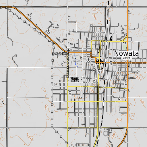 OpenTopoMap map of Glenn C. Moore  Elementary School, OK