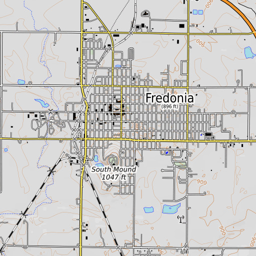 OpenTopoMap map of Fredonia Middle School, KS