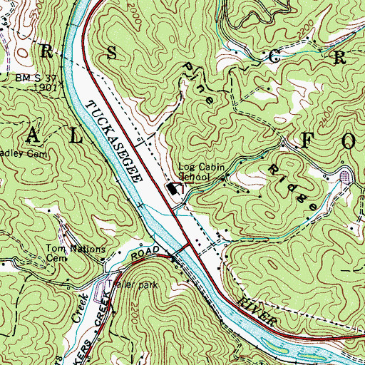 Topographic Map of Log Cabin School, NC