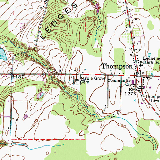 Topographic Map of Maple Grove Cemetery, OH