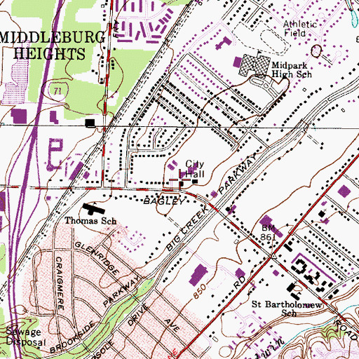 Topographic Map of Middleburg Heights City Hall, OH