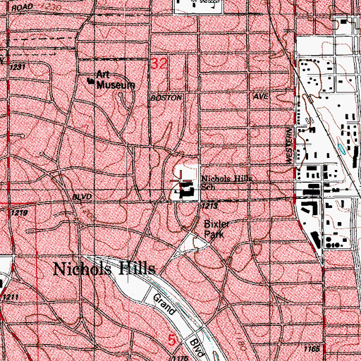 Topographic Map of Nichols Hills Elementary School, OK