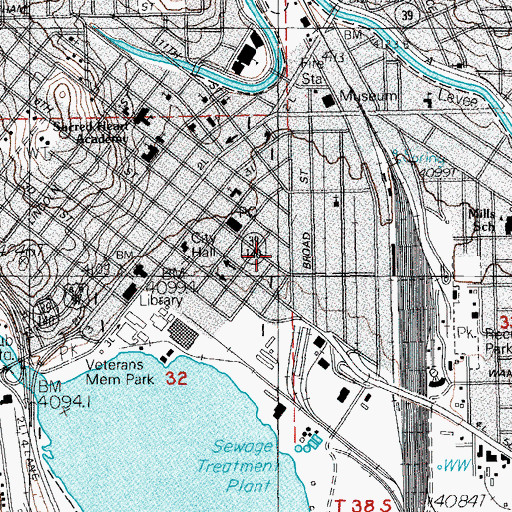 Topographic Map of Eagleridge High School, OR