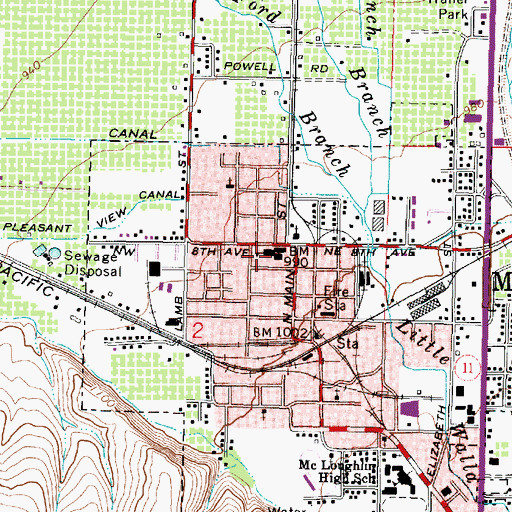 Topographic Map of Freewater Elementary School, OR