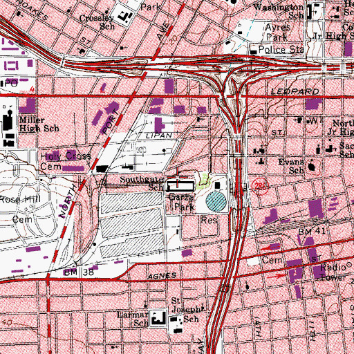 Topographic Map of Southgate School, TX