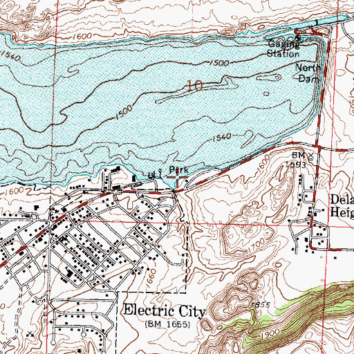 Topographic Map of Coulee Playfield, WA