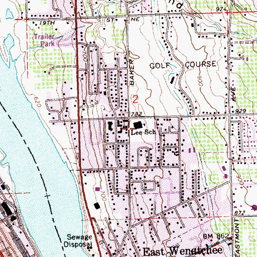 Topographic Map of Robert E Lee Elementary School, WA
