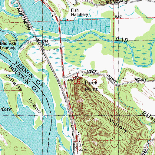 Topographic Map of Heck Point, WI
