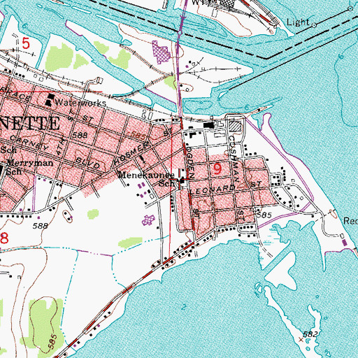 Topographic Map of Menekaunee Elementary School, WI