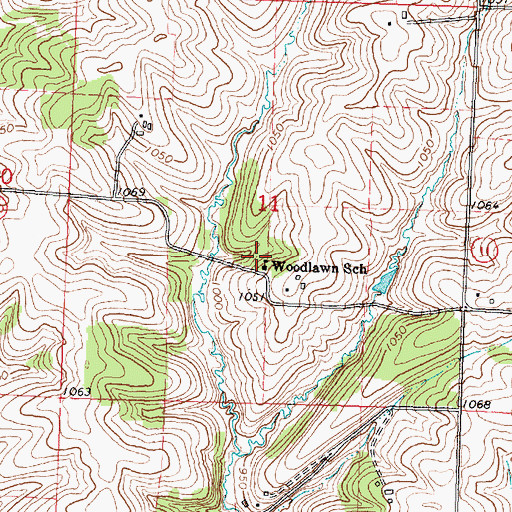 Topographic Map of Woodlawn School, WI
