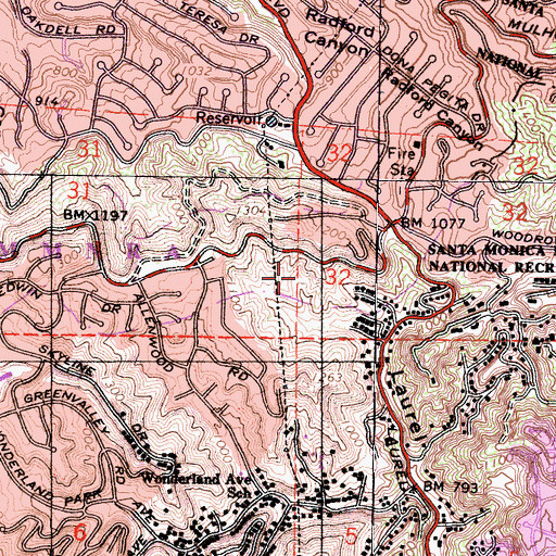 Topographic Map of Laurel Canyon Park, CA