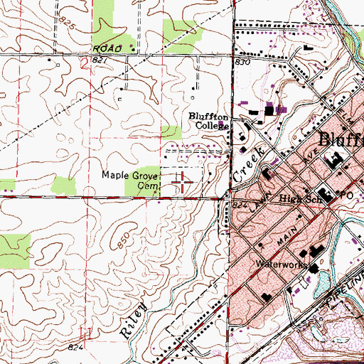 Topographic Map of Maple Grove Cemetery, OH
