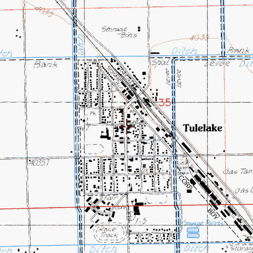 Topographic Map of Tulelake City Hall, CA