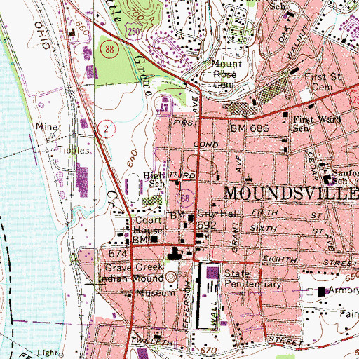 Topographic Map of Moundsville Revival Center, WV