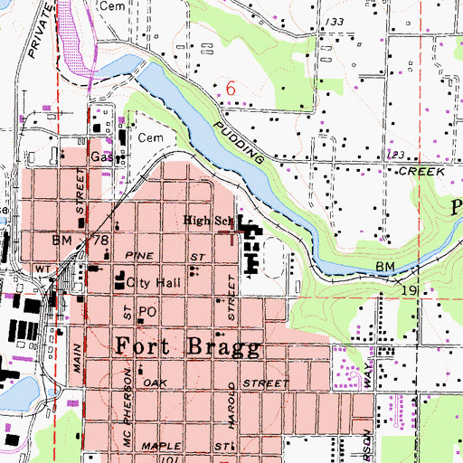 Topographic Map of Fort Bragg Middle School, CA