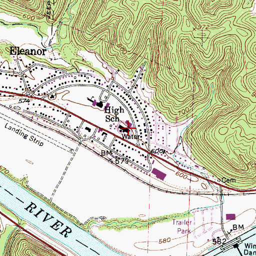 Topographic Map of Putnam Career and Technical Center, WV