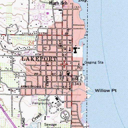 Topographic Map of Lakeport City Hall, CA