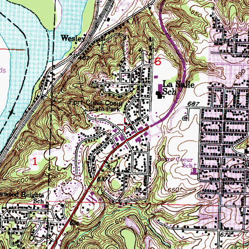 Topographic Map of Creve Coeur Village Hall, IL