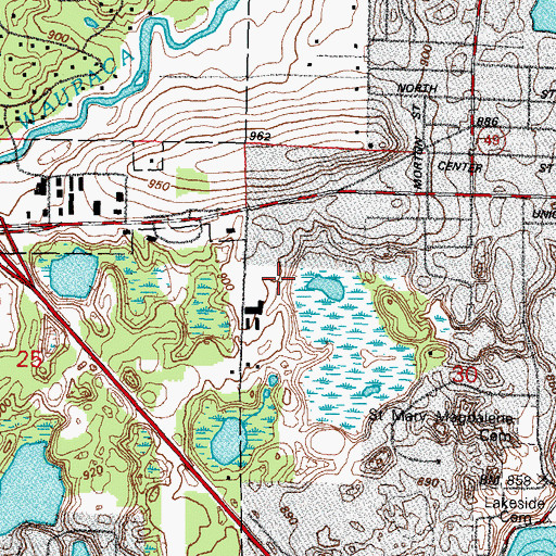 Topographic Map of Waupaca Woods Shopping Mall, WI