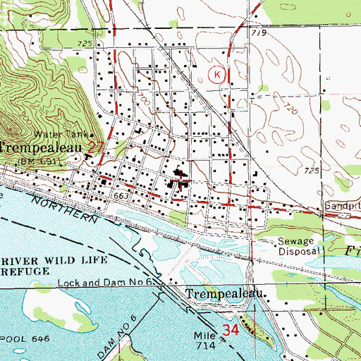 Topographic Map of Trempealeau Elementary School, WI