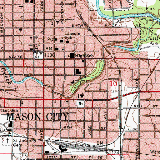 Topographic Map of Charles H MacNider Museum, IA