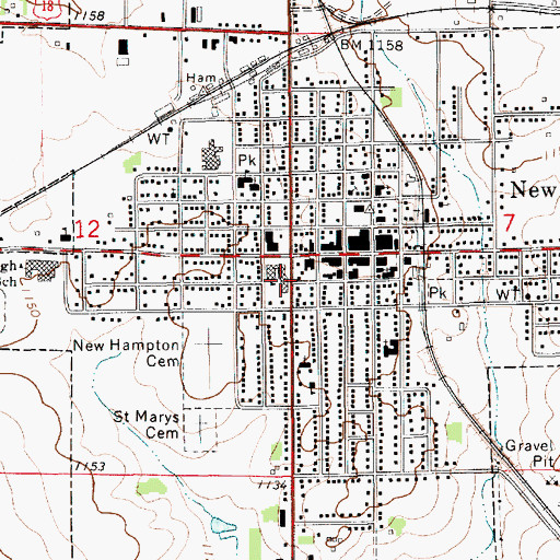 Topographic Map of New Hampton Elementary School, IA