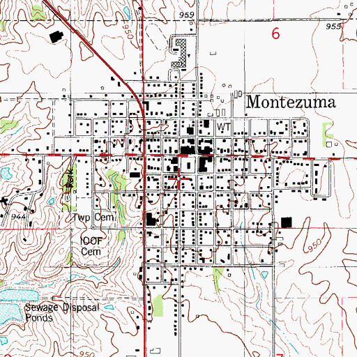 Topographic Map of Montezuma Public Library, IA
