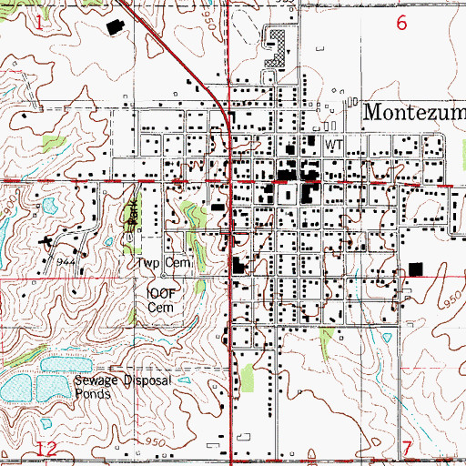 Topographic Map of Montezuma (historical), IA