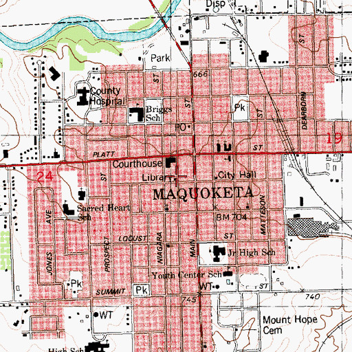 Topographic Map of Maquoketa Public Library, IA