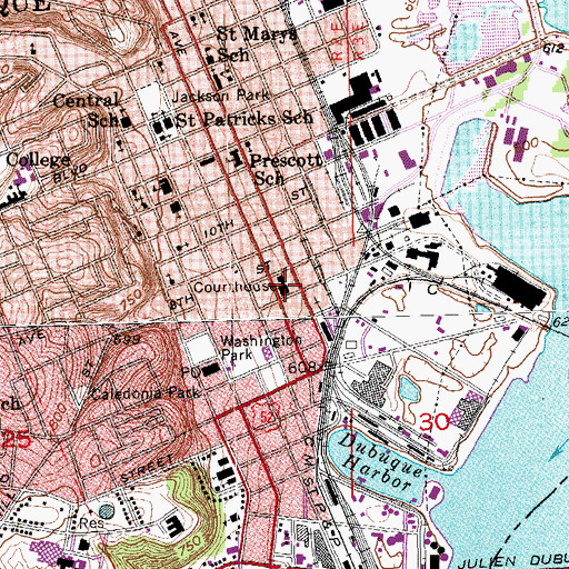 Topographic Map of Dubuque County Courthouse, IA