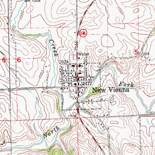 Topographic Map of New Vienna Community Hall, IA