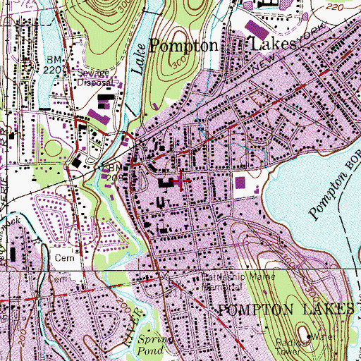 Topographic Map of Pompton Lakes High School, NJ