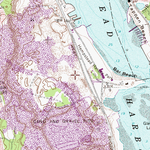 Topographic Map of Harbor Links Golf Course, NY
