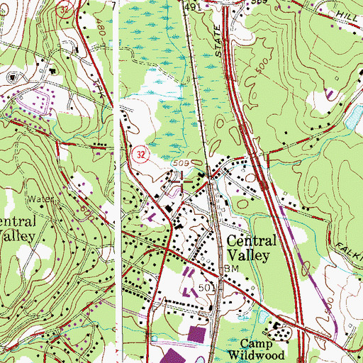 Topographic Map of Smith Clove Elementary School, NY