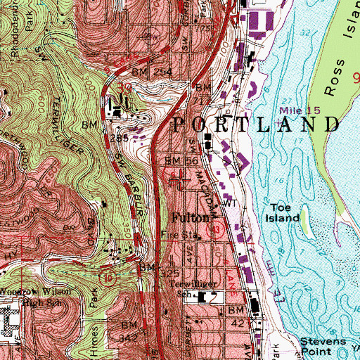 Topographic Map of The Water Tower Shopping Center, OR