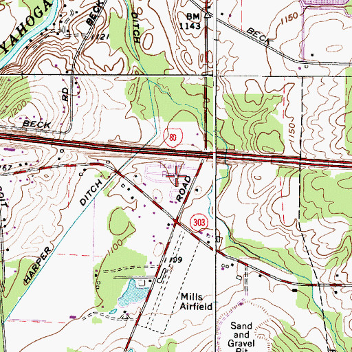 Topographic Map of Pine Manor, OH