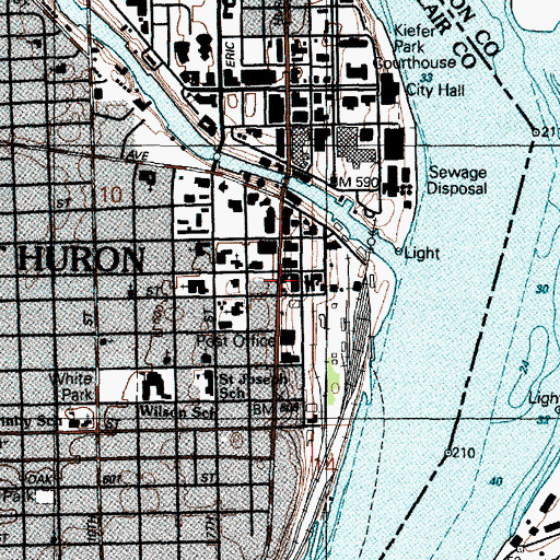 Topographic Map of Colonial Woods Missionary Church, MI