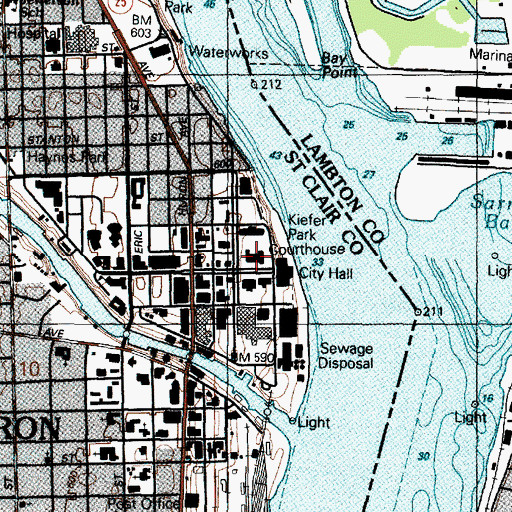 Topographic Map of Saint Clair County Courthouse, MI