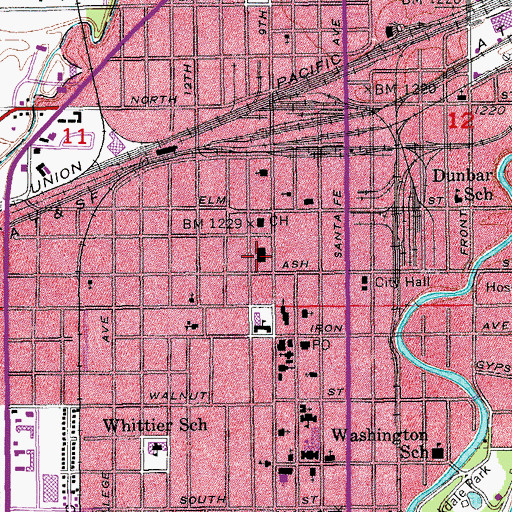 Topographic Map of Saline County Courthouse, KS