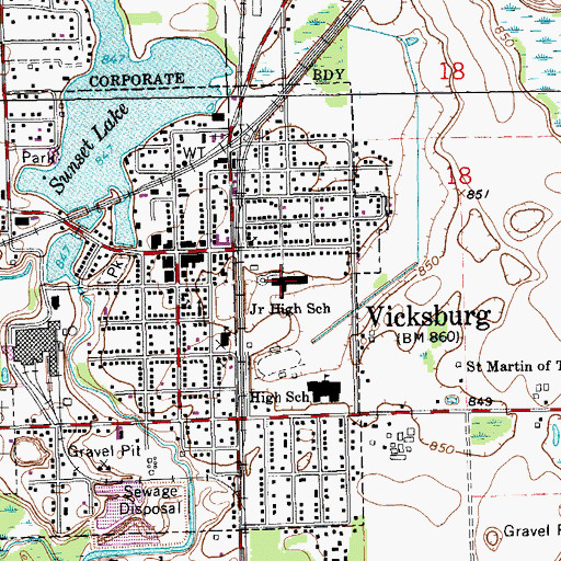 Topographic Map of Vicksburg Middle School, MI
