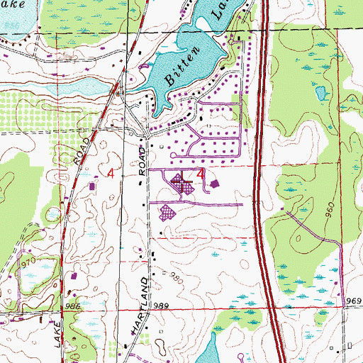 Topographic Map of Hartland Farms Intermediate School, MI