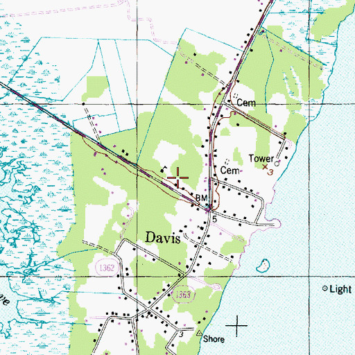 Topographic Map of Davis Volunteer Fire Department, NC