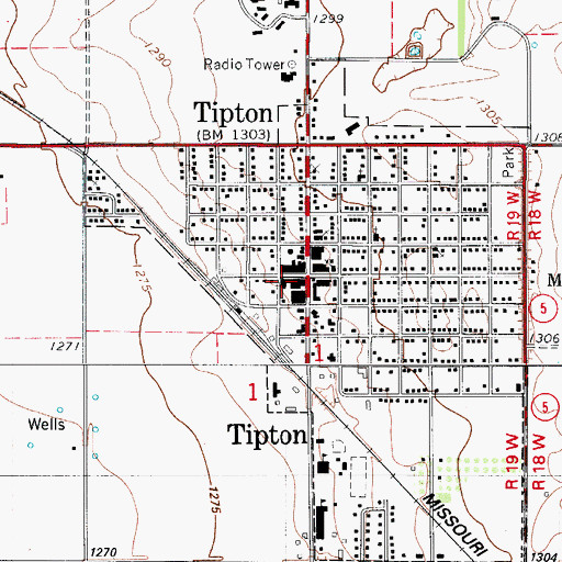 Topographic Map of Tipton Volunteer Fire Department, OK